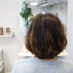 髪の長さは変わらないけど違うヘアスタイルになれますか?
