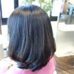 雨が多くなると膨らむクセ毛 そろそろ縮毛矯正の時期ですね