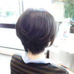 ショートヘアのくせ毛と収まりのバランス