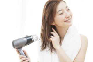 知らないと損をする!ドライヤーの冷風ってどう使うの?