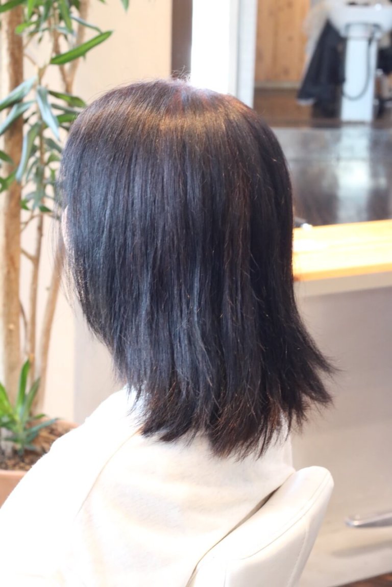 縮毛矯正の失敗？ 毛先がハネてまとまりません 本物の天然100％へナのハナヘナで－5歳のツヤ髪を♪髪と頭皮を傷め