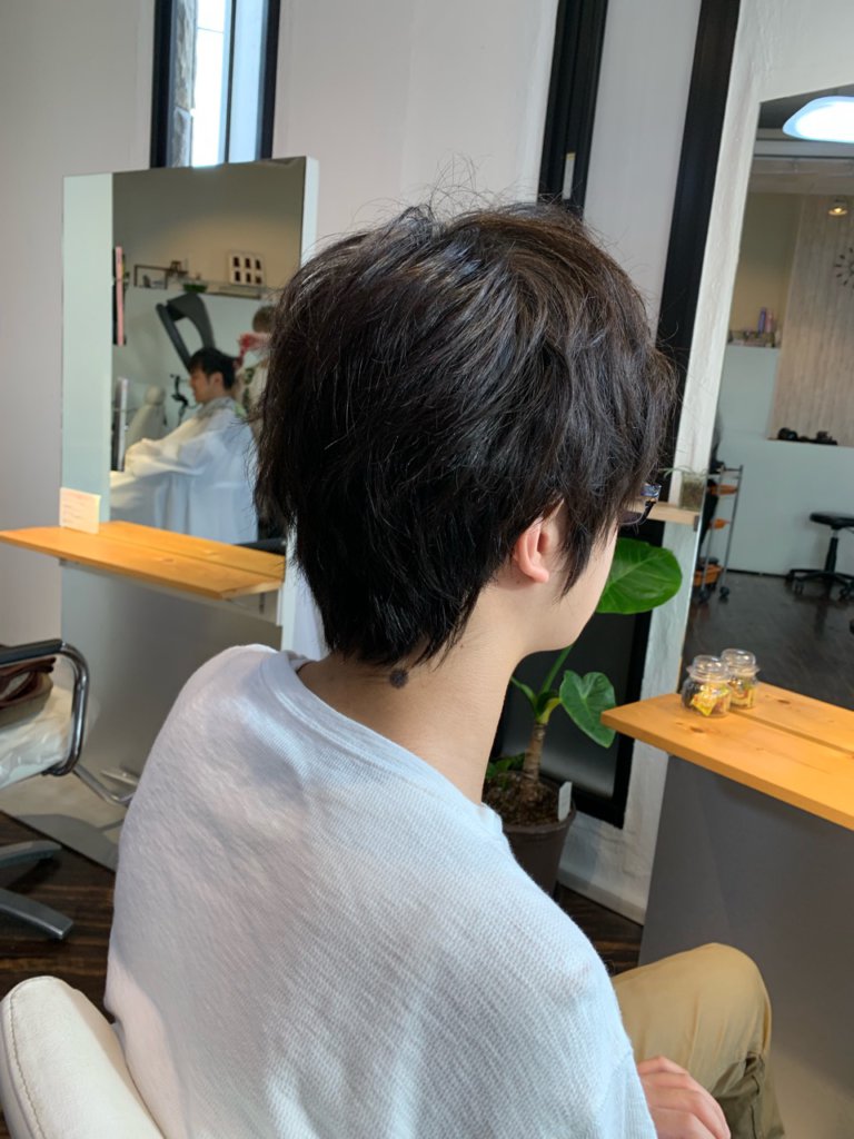 前髪が重い 多いのをスッキリしたいメンズヘア 本物の天然100 へナのハナヘナで 5歳のツヤ髪を 髪と頭皮を傷めない白髪染め 髪が多い くせ毛の悩みも解消する美容室arche 神戸 大阪