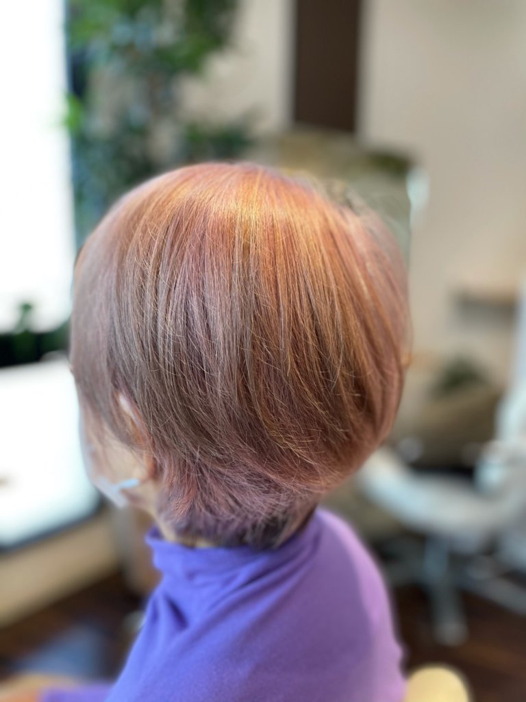 インディゴで染めて紫になった髪をもう一度インディゴで染めるとどうなる 本物の天然100 へナのハナヘナで 5歳のツヤ髪を 髪と頭皮を傷めない 白髪染め 髪が多い くせ毛の悩みも解消する美容室arche 神戸 大阪